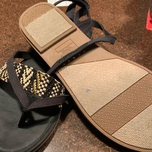 Toms sandals